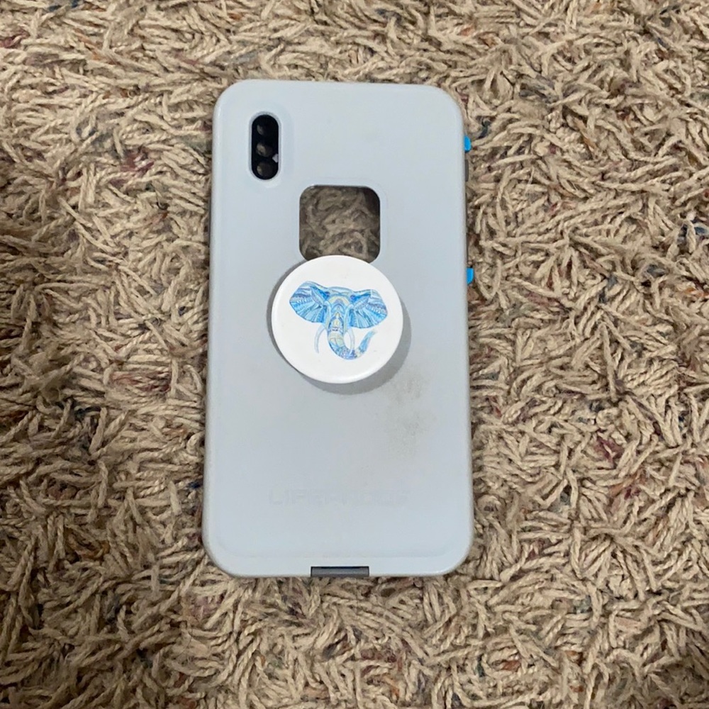 iPhone XS life proof case